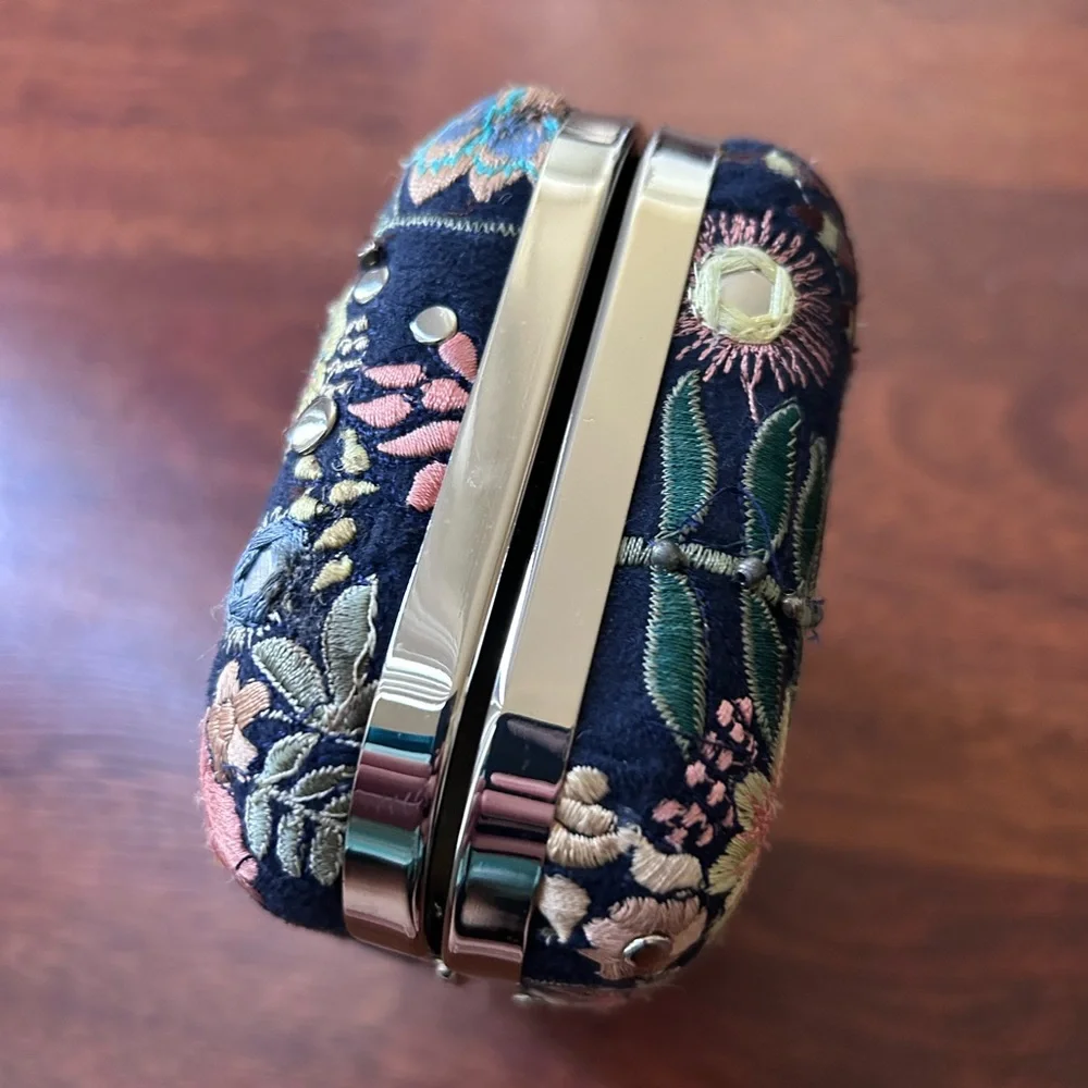 NWT w/ defect Zara Embroidery Beaded Clutch Box MINAUDIÈRE